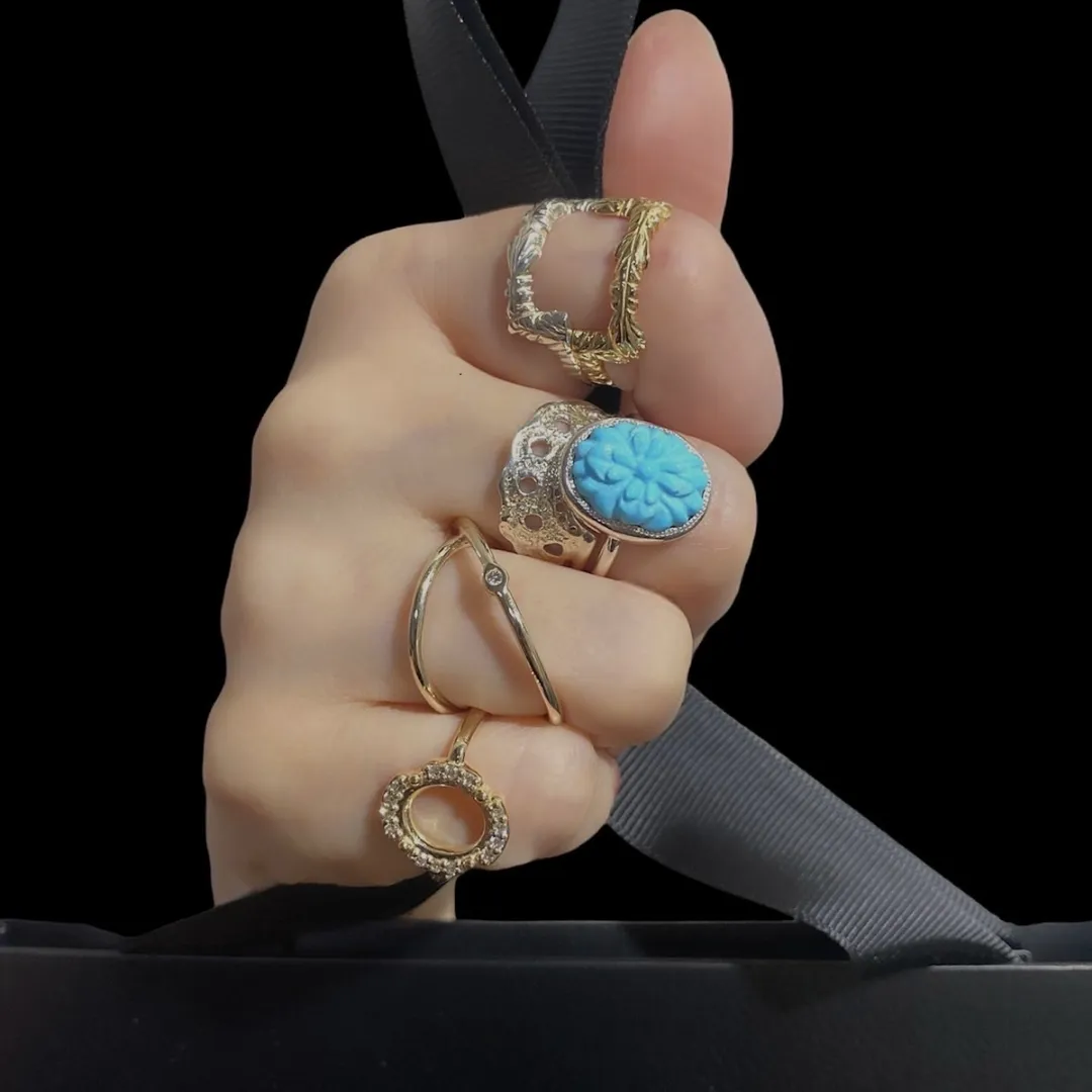 ManiheeL JEWELRY